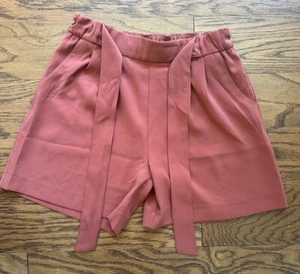 Lululemon Noir Taillenshorts zum Binden Größe 10 stilvolle aktive bequeme Damenhose - Bild 1 von 6