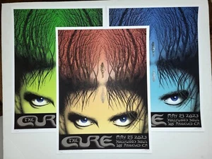 SET 3 Poster The Cure Los Angeles TUTTI PRIMA EDIZIONE FIRMATI, #/2000 2023 EMEK - Foto 1 di 12
