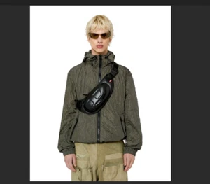 Chaqueta cortavientos DIESEL para hombre con monograma táctil verde de nailon - Imagen 1 de 11