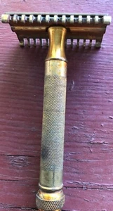 Rasoio Gillette epoca anni '30 tutto ottone nuovo pettine aperto DE, vedi foto - Foto 1 di 4