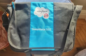 Salesforce Dreamforce 2010 Messenger Bag New including handouts & lanyard Unused - Photo 1/3
