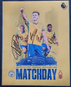 R YATES, J WORRALL, E DENNIS - Signed 10x8 Photo - FOOTBALL - NOTTM FOREST - Picture 1 of 1