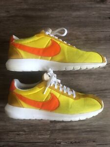 nike roshe run yellow