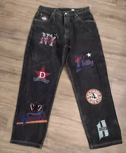 Jeans Baseball Negro League 36 X 34 Nero Denim Ricamato Logo Squadra - Foto 1 di 15