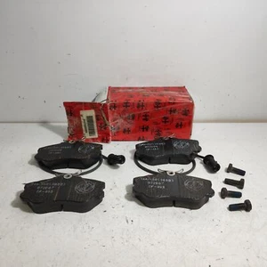 SERIE PASTIGLIE FRENO ANTERIORE ALFA ROMEO 164 ORIGINALE 5895983 - Foto 1 di 4