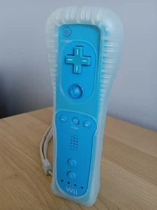 Nintendo Wii Remote Controller RVL-003 w/Silicone Case - blue OEM - Picture 1 of 15