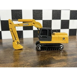 John Deere ERTL Excavator Diecast - Yellow - Picture 1 of 10