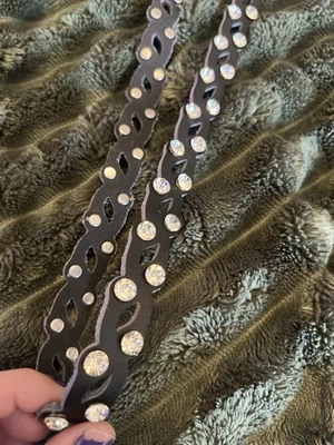 Cinto de corrente de couro sintético preto recorte de strass Y2K fecho de gancho ajustável - Imagem 1 de 4