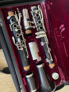 Clarinetto Yamaha YCL-650 con custodia rigida boccaglio canne accessori pulizia - Foto 1 di 2