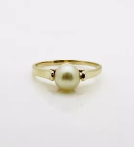 14k Yellow Gold Solitaire Pearl Ring Size 8 - Picture 1 of 3