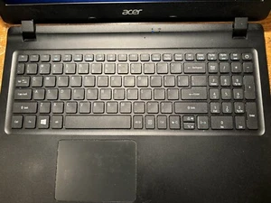 Dell Vostro 15.6 3560 New Battery 160 GB Drive 4 GB Ram Good Graphics - Picture 1 of 3