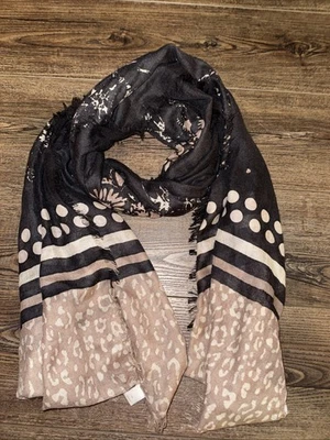 Bufanda Nordstrom Cashmere Y Seda Marrón Y Negro Estampado Floral Animal Foto 1 de 3