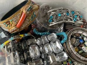 Konvolut gemischter Vintage Schmuck Armband 6 Pfund - Bild 1 von 9