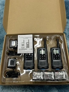 Motorola Solutions, Portable FRS T200TP, Talkabout, 22 Channel, Dark Gray 3 Pack - Zdjęcie 1 z 7