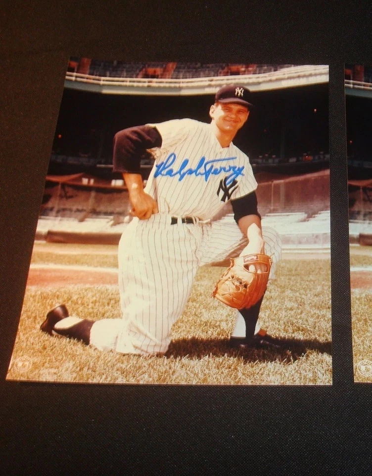 Ralph Terry 1961 1962 New York Yankees Signed 8X10 Photo Authentic Autograph JB2 - Image 1 of 1