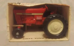Vintage Ertl International IH Mini Tractor, Red, Stock #405, 1/32 - Picture 1 of 6