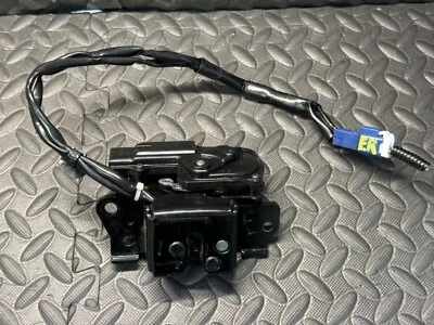 ACTUADOR BLOQUEO PESTILLO PUERTA TRASERA LEXUS CT200H 69350-47041 Foto 1 de 4