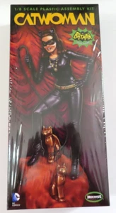 Batman 1966 TV Series Catwoman 1:8 Scale Moebius Models Kit MOE952 Sealed - Picture 1 of 4