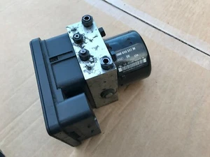 AUDI TT mk1 MODULO POMPA E CONTROLLO ABS 8N0907379L 8N0614517M - Foto 1 di 3
