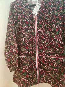 Christmas Scrub Top  Ladies Size Medium, New With Tags, UA Scrubs Brand - Picture 1 of 4