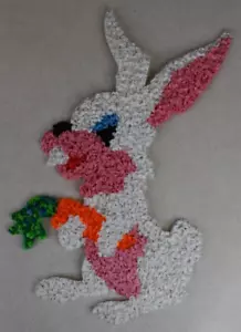 Vintage 1970er geschmolzen Kunststoff Popcorn Wanddekoration Osterhase 20" hoch - Bild 1 von 2