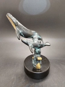 Amazing Bronze Sculpture Of A Humpback Whale And Calf On Wave 6" x 5" inches - Picture 1 of 10