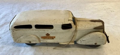 Ambulância vintage SR9 brinquedo de aço prensado Wyandotte década de 1930 - Imagem 1 de 4