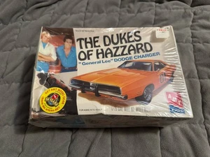 AMT The Dukes of Hazzard General Lee Dodge Charger Model Kit New Sealed - Picture 1 of 4