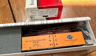 Intermountain HO Kit 40509-07 Steel Side Ice Bunker PFE Overland Herald 46541 NY - Image 1 of 4