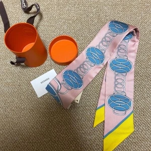 HERMES Twilly LIFT PROFILE 2021 Capsule Collection - Picture 1 of 4