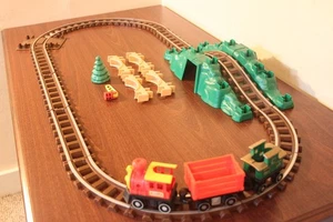 Lincoln Logs Train SET Add-On 3 Train Cars 2 Overpass Supports  Tunnel Bridge - Picture 1 of 4