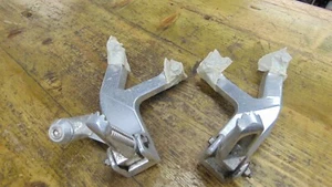 YAMAHA YZF600 THUNDERCAT REAR FOOT REST HANGERS - Picture 1 of 5