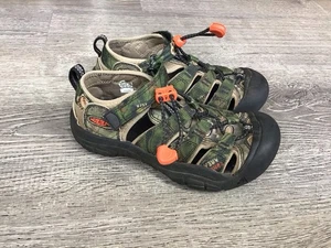 KEEN Youth Boys Size 1 Green Camo Waterproof Outdoor Hiking Cage Sandals 1026282 - Picture 1 of 12