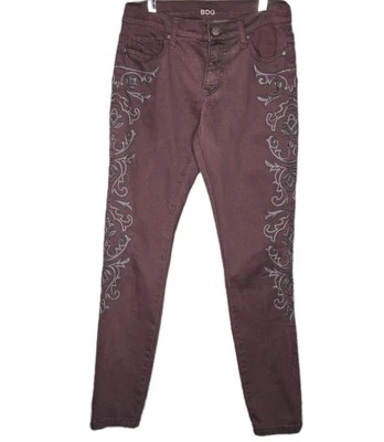 Pantalones Urban Outfitters BDG tiro medio ramita tobillo 27W x 29L borgoña bordados Foto 1 de 4