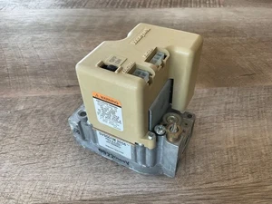 Furnace Smart Gas Valve SV9501M 2056 Honeywell - Picture 1 of 5