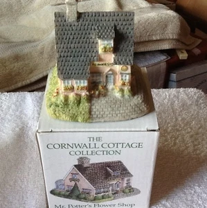 The Cornwall Cottage Collection "Mr.Potter's Flower Shop" BH15. Nuovo con scatola! Grazioso - Foto 1 di 6