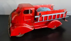 Vintage Triang Tri-ang W Series Fire Truck W555 with Ladders - Picture 1 of 16