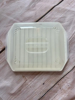 Nordic Ware Bacon Rack with Lid 10.25x8x2 Inches - Image 1 of 4