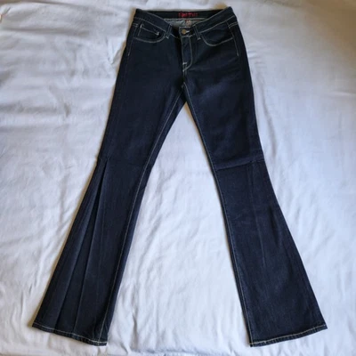 Pantalones de mezclilla acampanados elásticos Hard Tail para mujer talla 26 Y2K lavado oscuro hechos en EE. UU. Foto 1 de 4