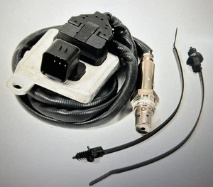 Genuine GM 15-16 Chevy GMC 2500 3500 6.0 6.6 Frt. Position 1 Nox Sensor 19302359 - Picture 1 of 2