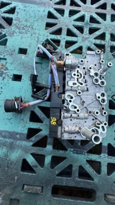 Chrysler 200 2015 2,4 L carrocería de válvula de transmisión 04752873AA fabricante original Foto 1 de 4