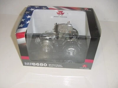 Tractor Massey Ferguson "Silver Chrome Edition" 8680 1/32 con dobles y FWA ¡NUEVO EN CAJA! Foto 1 de 4