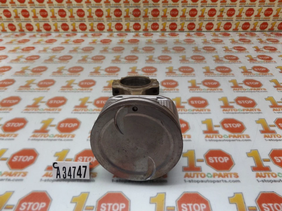 2006-2019 CHEVROLET SILVERADO 2500 PISTON W/ CONNECTING ROD 89017849 OEM - Image 1 of 4