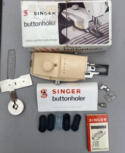 Vintage Singer Buttonholer with Manual, circa 1960 And Box Of 4 Singer Templates - Picture 1 of 8