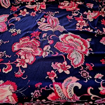 2 YD Tudor Knit Fabric Floral Jersey Knit Navy Blue  - Image 1 of 3