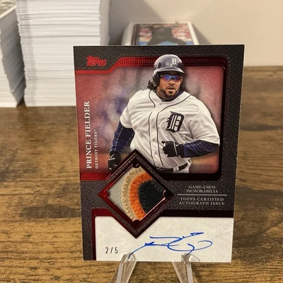 2025 Topps 更新旗舰亲笔签名补丁红色/5 Prince Fielder #TFAP-PF  — 第 1/4 张图片