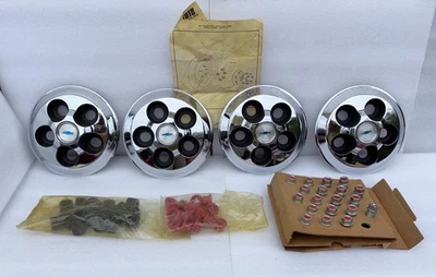 GM 993804 NOS 1969 Nova, Camaro, Chevelle COPO Wheel Center Accessory  - Image 1 of 4