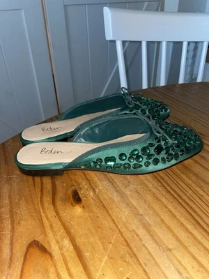 BODEN ДРАГОЦЕННОСТИ ИНКРУСТИРОВАННЫЙ МУЛ ПЛОСКОСТЯХ В ШИКАРНЫЙ ЗЕЛЕНЫЙ РАЗМЕР ЕС 38/США 8 НОВЫЙ БЕЗ КОРОБКИ - Изображение 1 из 4