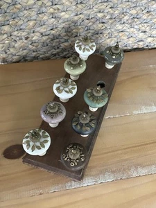 9 botellas de vino decorativas con cuentas de corcho y soporte - Imagen 1 de 10