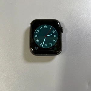 Apple Apple Watch Series 5 - 44mm Space Black Aluminum - GPS (Read Description) - Photo 1 sur 6